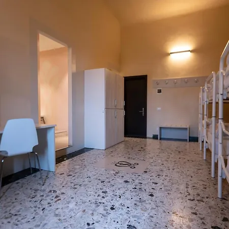 Hotel & Hostel 7-2